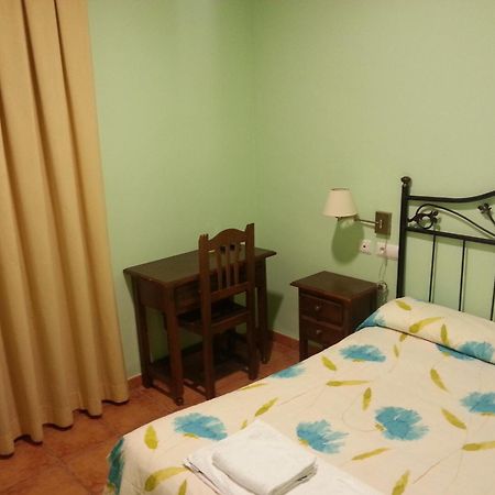 Hostal Las Tres Jotas Alcaracejos Room photo