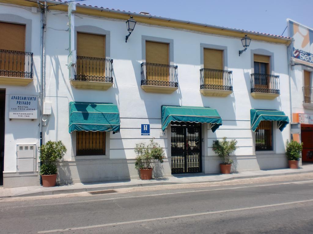 Hostal Las Tres Jotas Alcaracejos Exterior photo