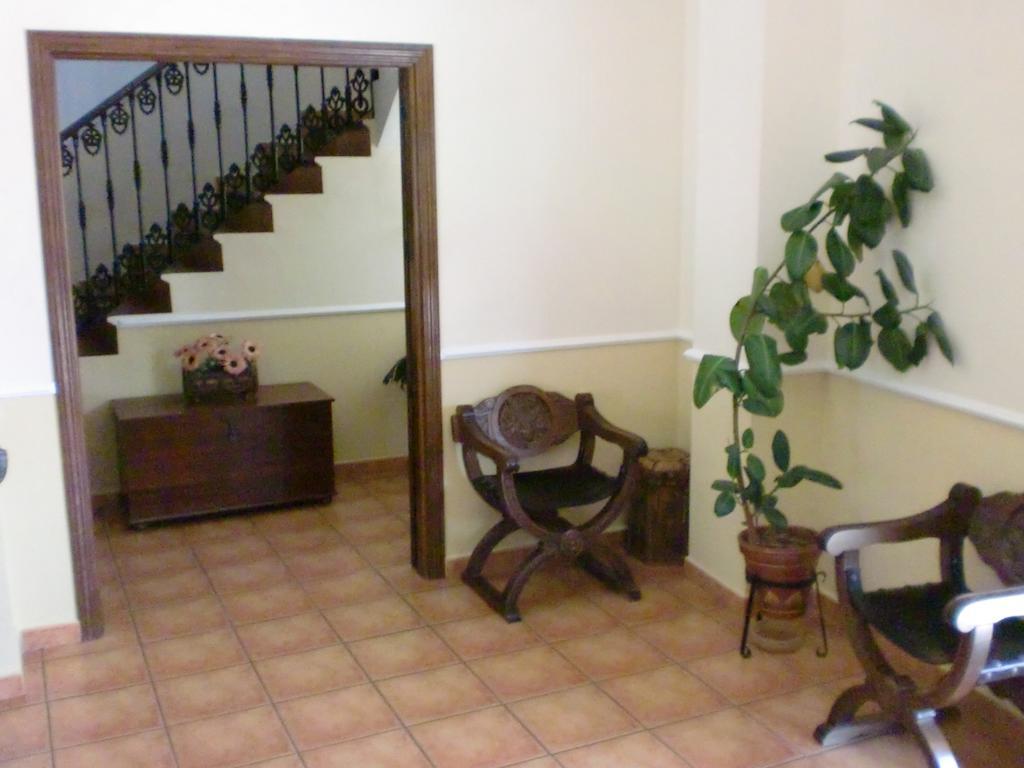 Hostal Las Tres Jotas Alcaracejos Exterior photo