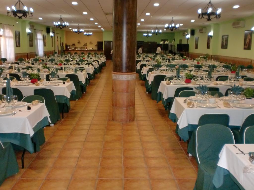 Hostal Las Tres Jotas Alcaracejos Exterior photo