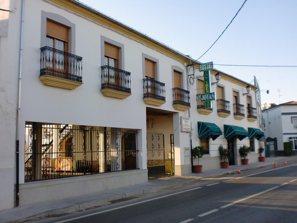 Hostal Las Tres Jotas Alcaracejos Exterior photo